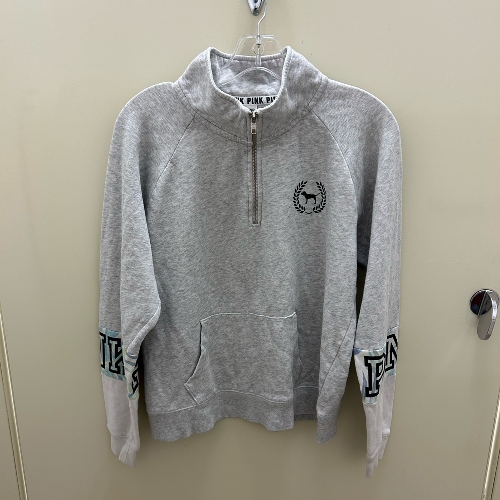 Good condition Pink sz xtra small pullover sweatshirt!’